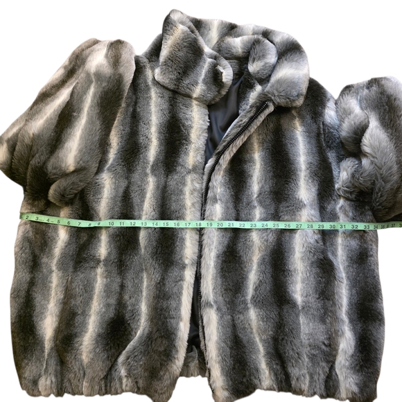 Olympia Limited Inc Gray Faux Fur Zip Jacket | Plus Size 4X | Made in USA - Picture 6 of 10